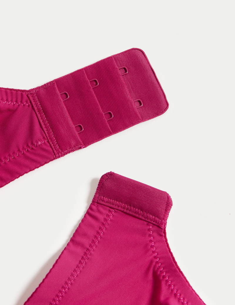 Кружевнойбюстгальтернакосточкахсполнойчашкой